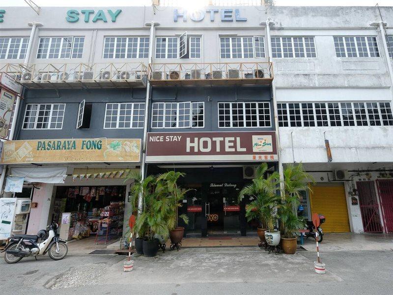 Oyo 1190 Nice Stay Hotel Рауб Экстерьер фото