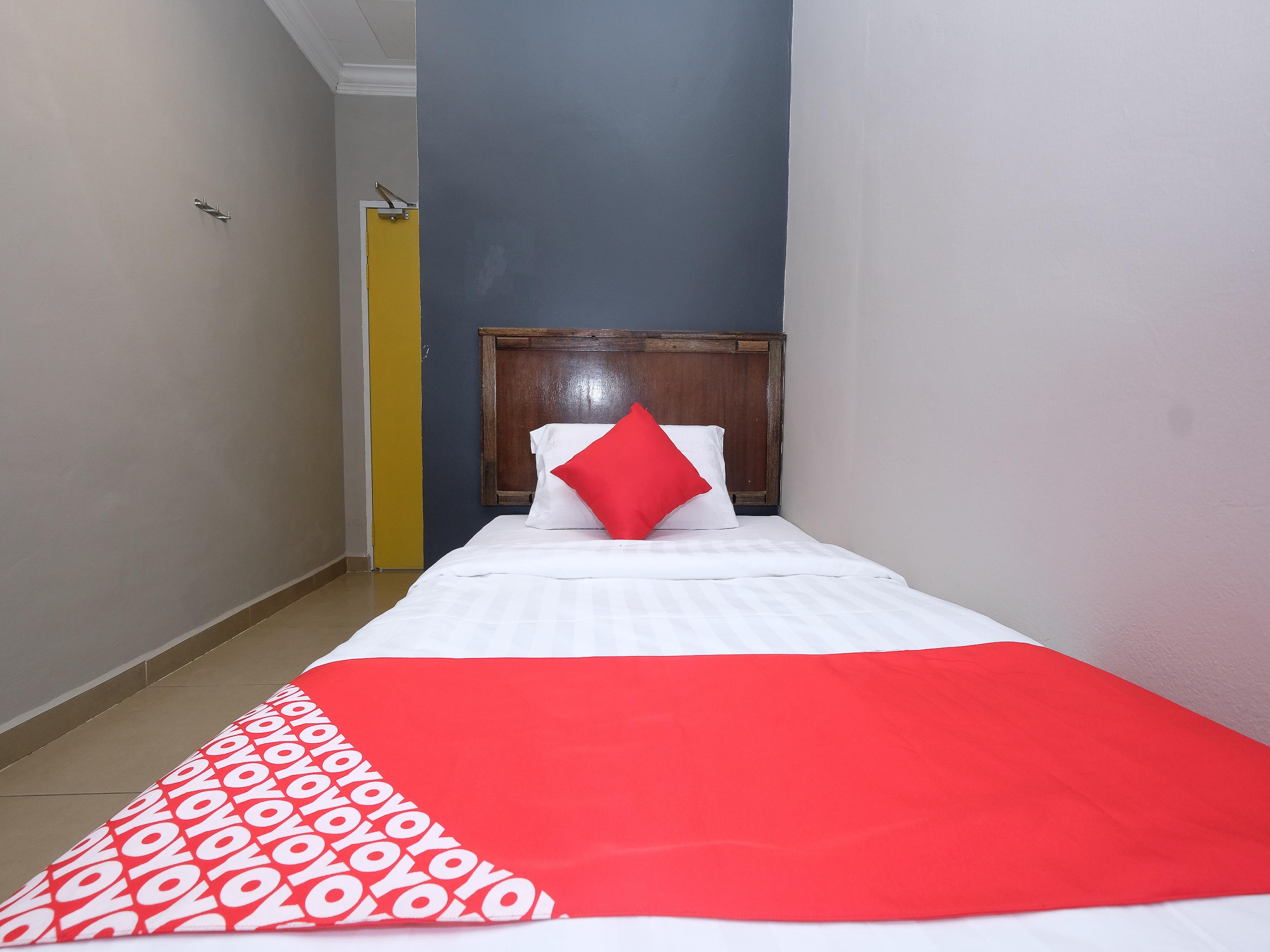 Oyo 1190 Nice Stay Hotel Рауб Экстерьер фото