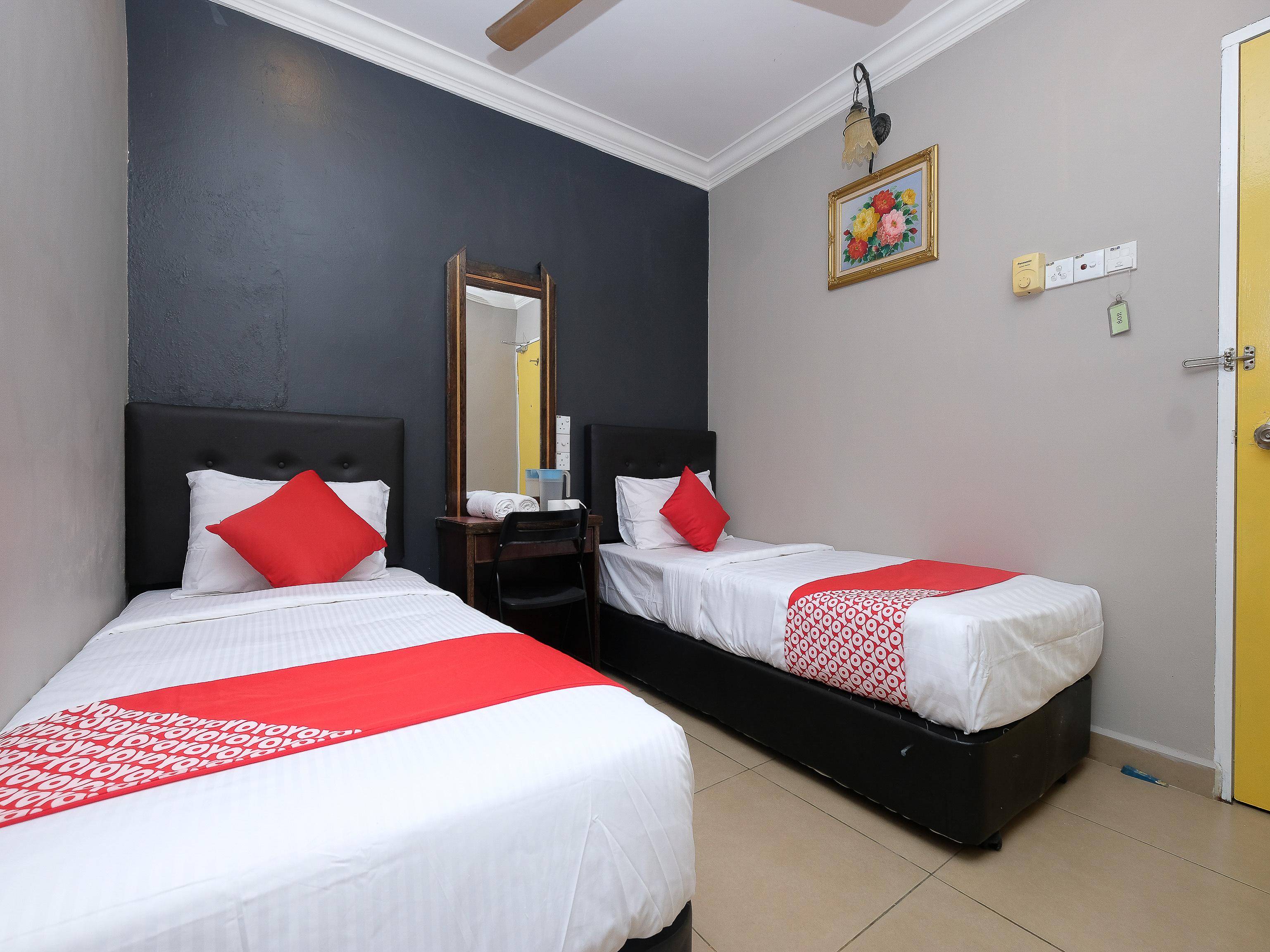 Oyo 1190 Nice Stay Hotel Рауб Экстерьер фото