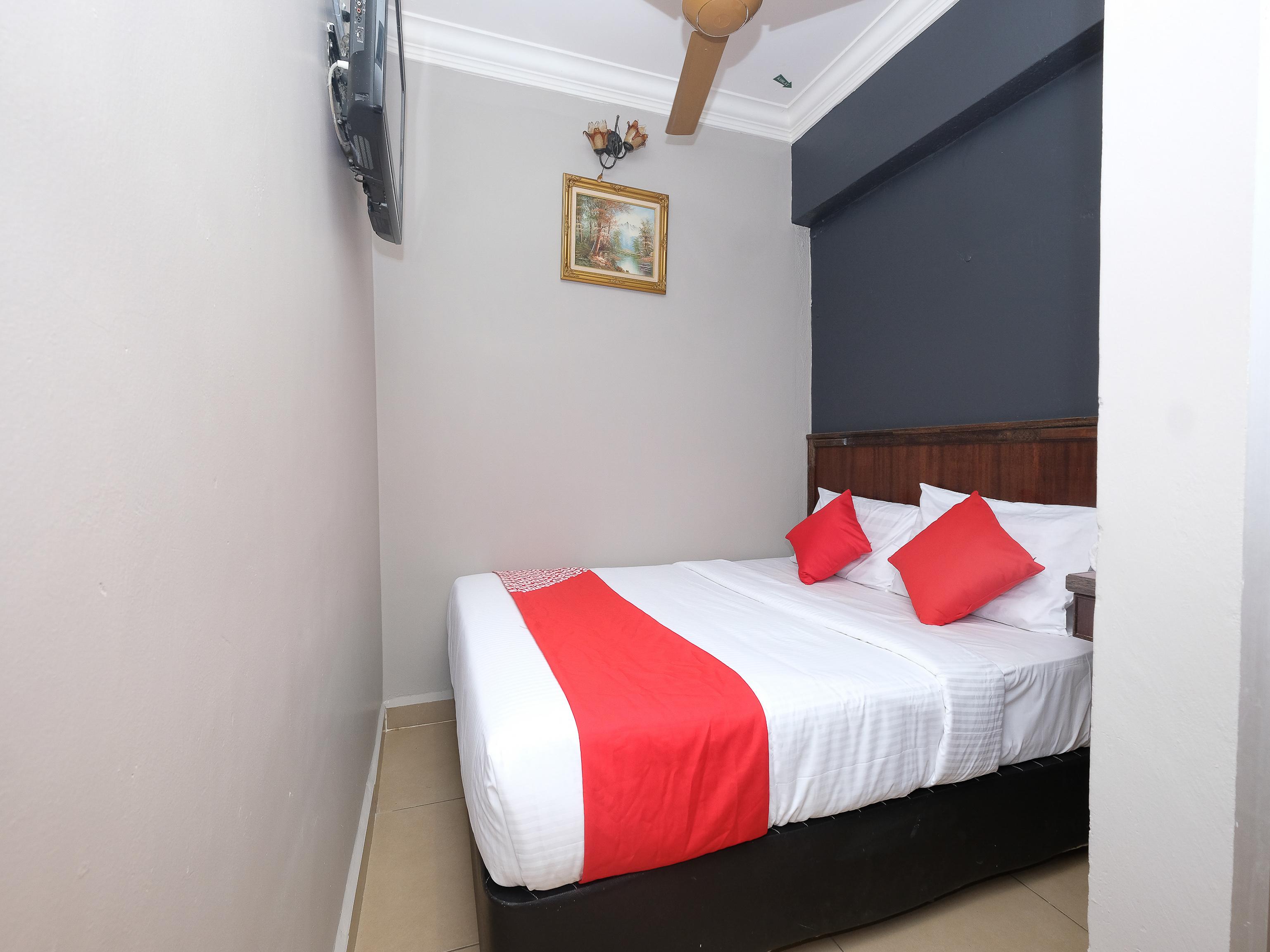 Oyo 1190 Nice Stay Hotel Рауб Экстерьер фото