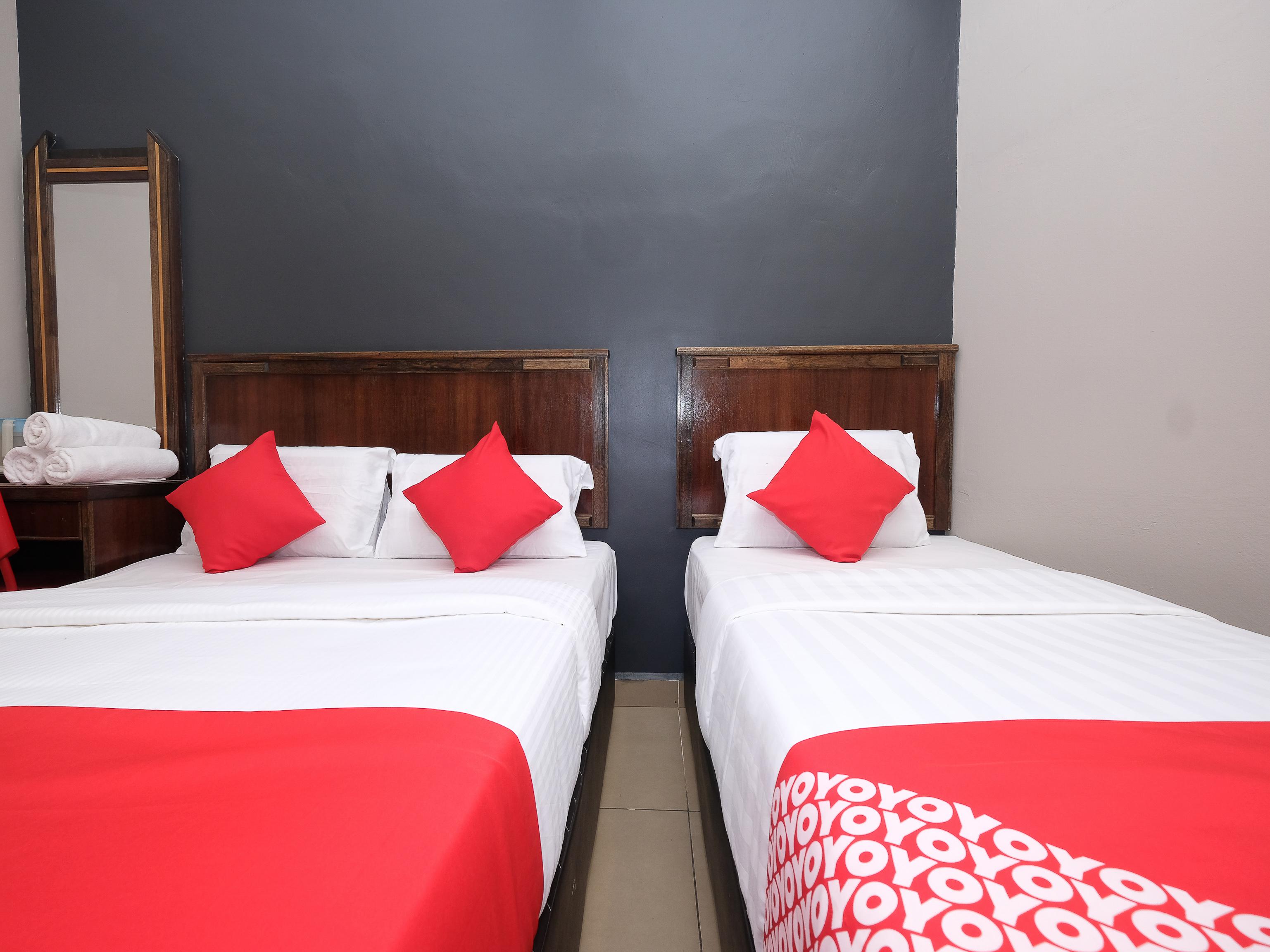 Oyo 1190 Nice Stay Hotel Рауб Экстерьер фото