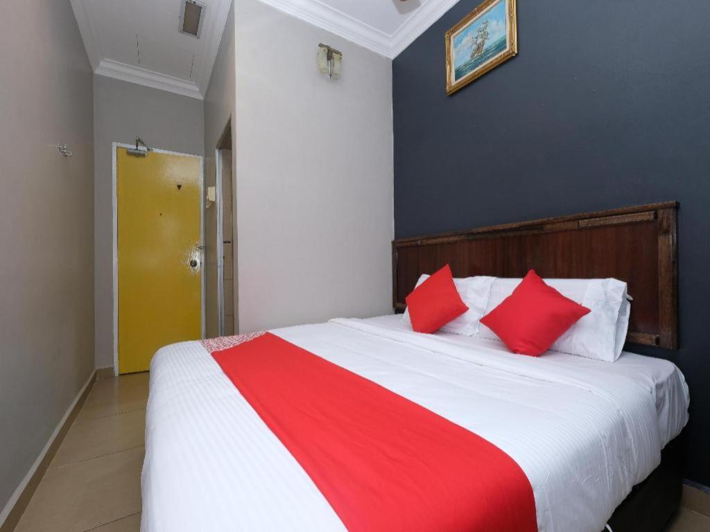 Oyo 1190 Nice Stay Hotel Рауб Экстерьер фото