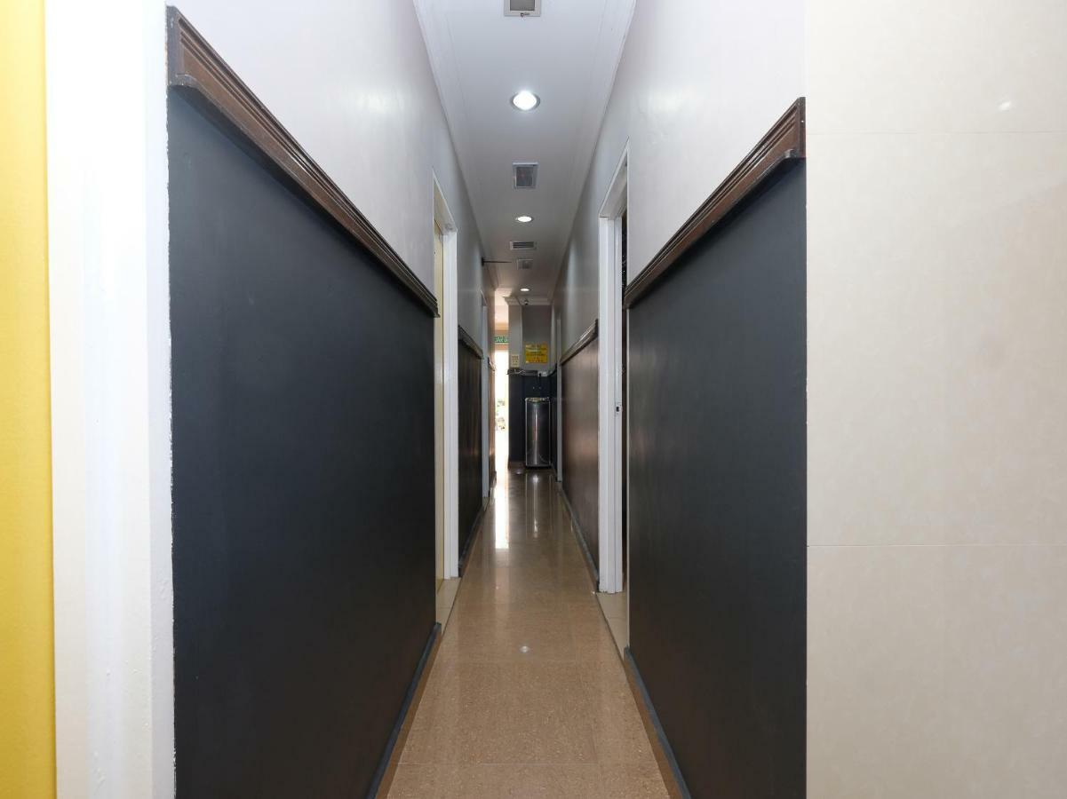 Oyo 1190 Nice Stay Hotel Рауб Экстерьер фото